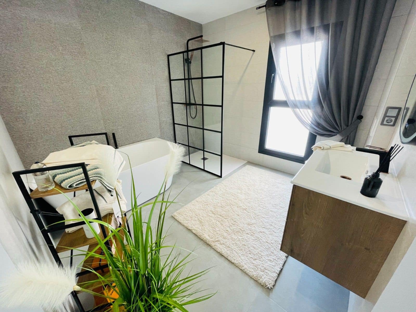 5 soverom Villa til salgs i Torrevieja med svømmebasseng garasje - € 1 200 000 (Ref: 9360668)