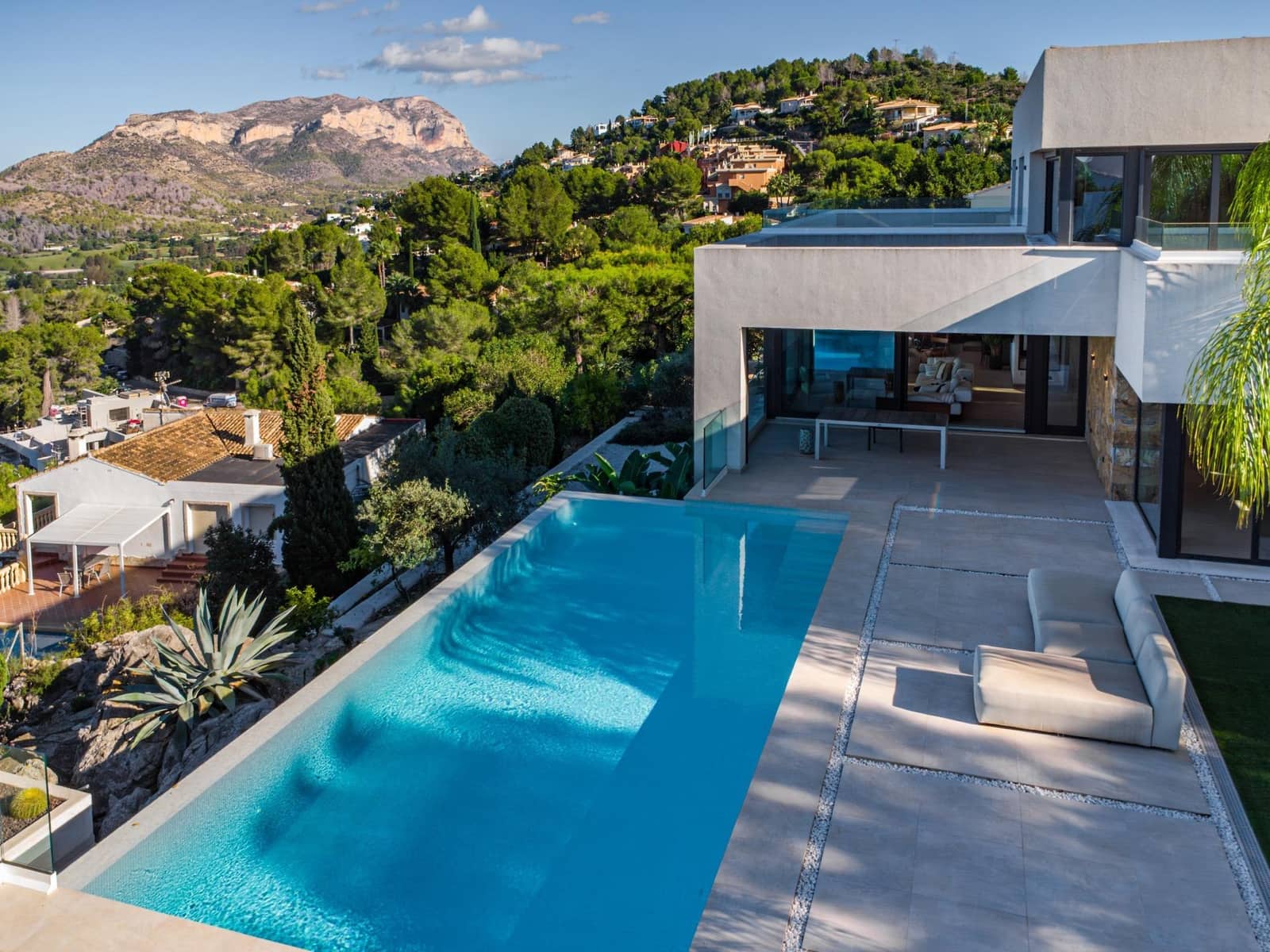 5 sovrum Villa till salu i La Sella med pool garage - 2 100 000 € (Ref: 9360673)