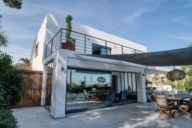 4 soverom Villa til salgs i Benissa med svømmebasseng garasje - € 1 200 000 (Ref: 9362579)