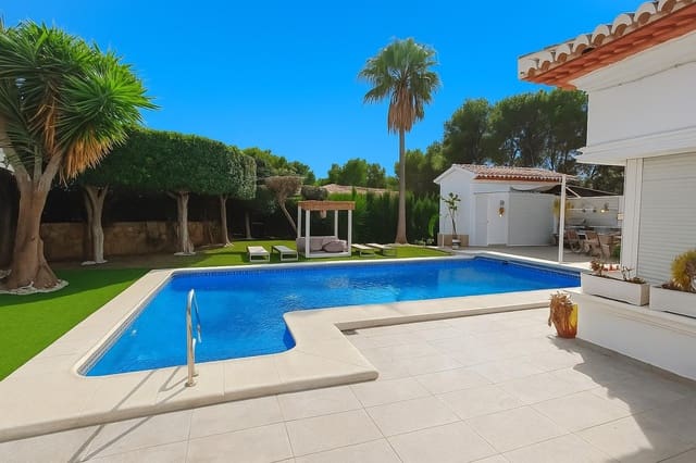 3 bedroom Villa for rent in Javea / Xàbia with pool garage - € 3,200 (Ref: 9367442)