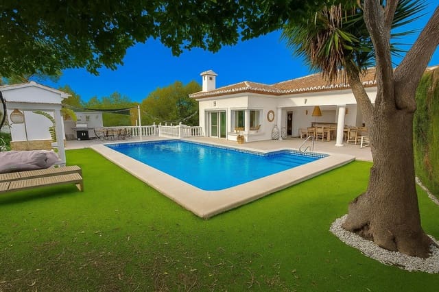 3 bedroom Villa for rent in Javea / Xàbia with pool garage - € 3,200 (Ref: 9367442)