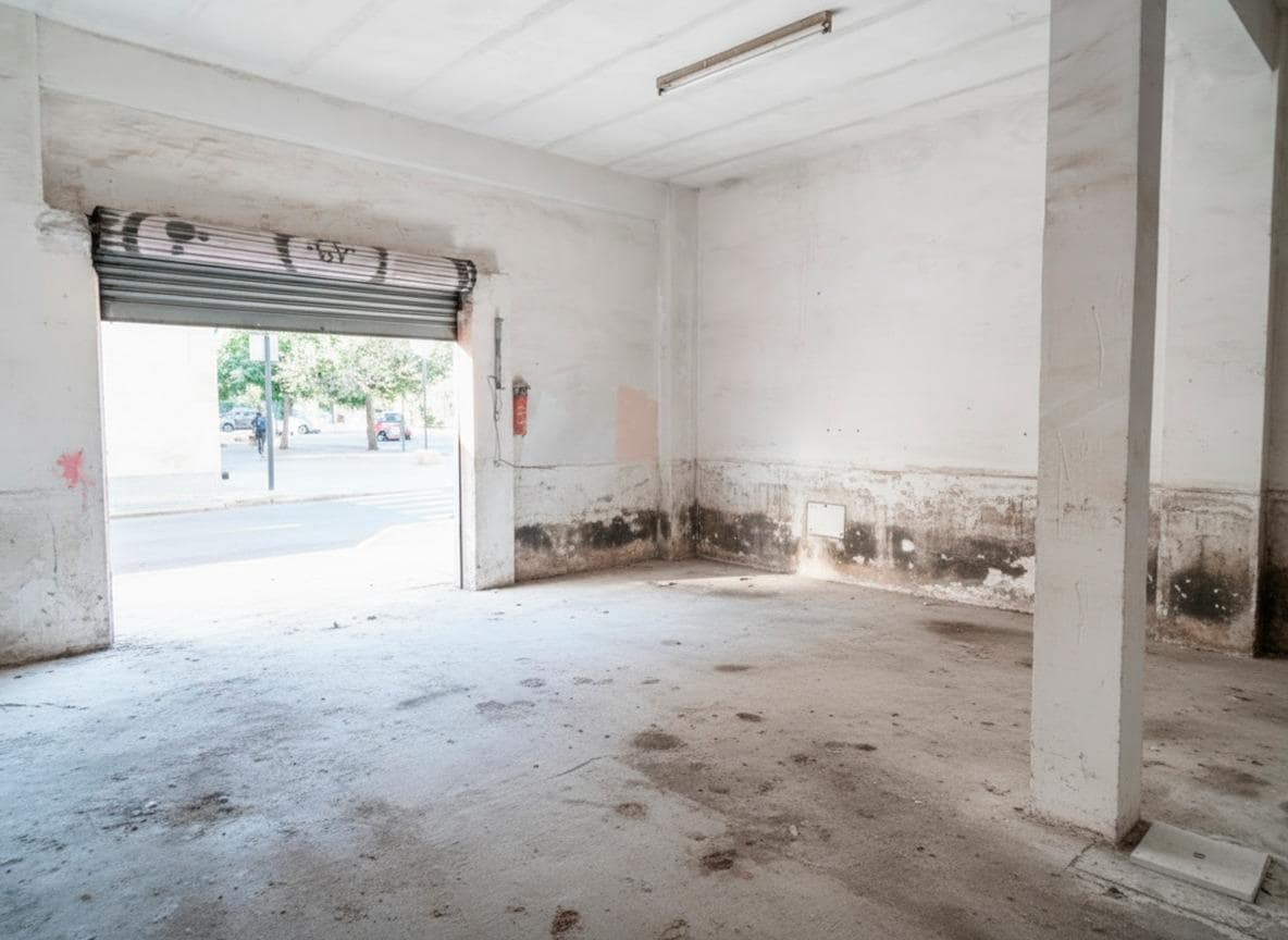 Commercial for sale in Alicante / Alacant city - € 119,900 (Ref: 9373806)