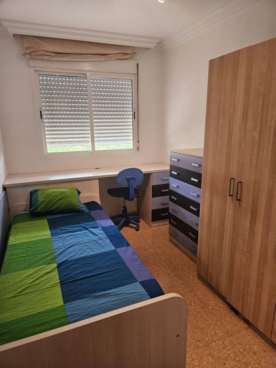 3 bedroom Apartment for rent in Alicante / Alacant city with pool garage - € 1,200 (Ref: 9375275)