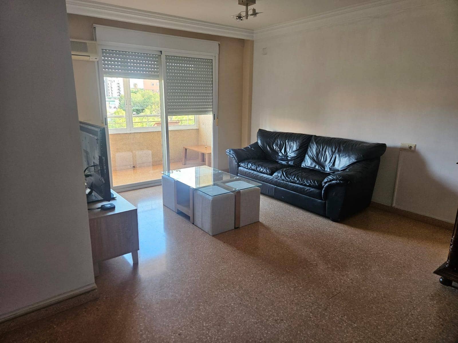 3 bedroom Apartment for rent in Alicante / Alacant city with pool garage - € 1,200 (Ref: 9375275)