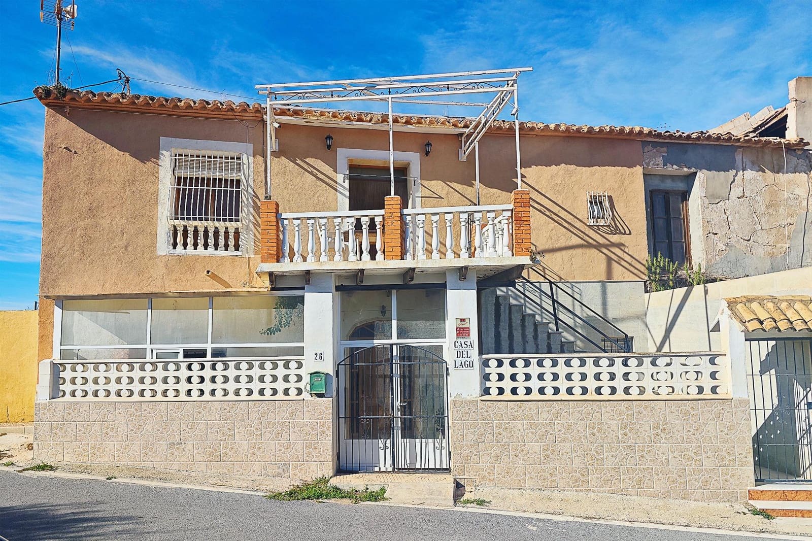 6 soveværelse Finca/Landehus til salg i Alicante by med garage - € 255.000 (Ref: 9378962)