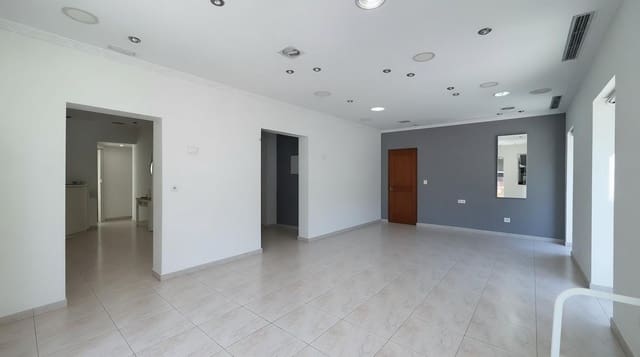 Erhverv til salg i El Puerto, Dénia - € 275.000 (Ref: 9385539)