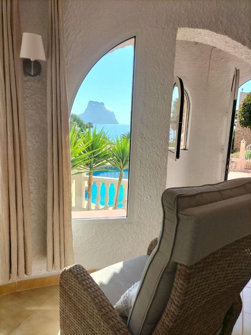 5 makuuhuone Huvila myytävänä paikassa Calpe / Calp mukana uima-altaan 
autotalli - 1 375 000 € (Ref: 9400872)