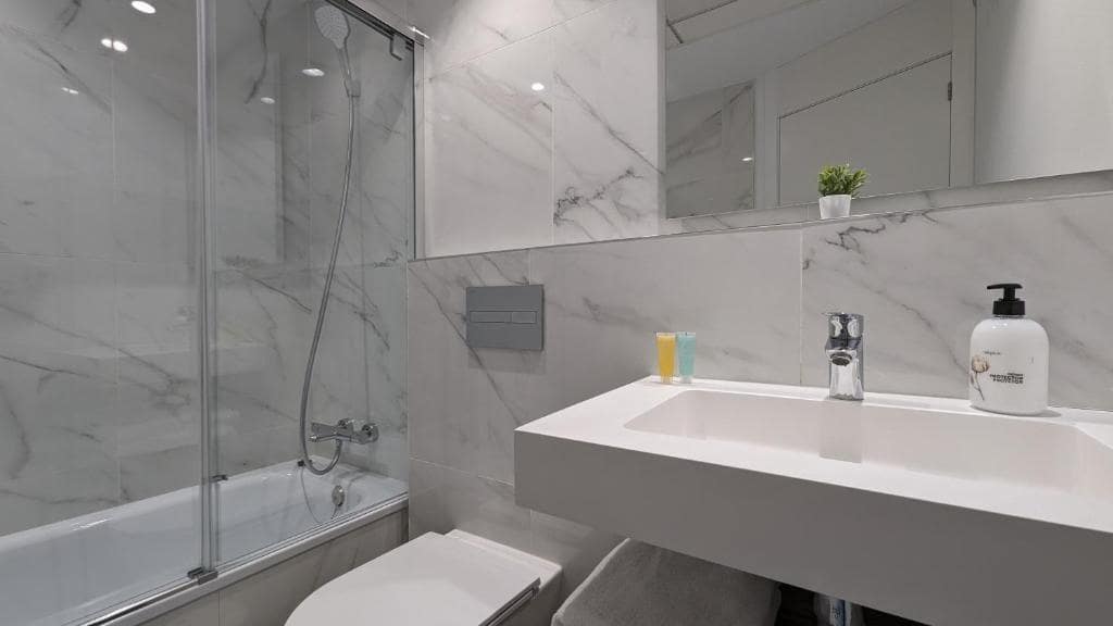 2 bedroom Apartment for rent in La Villajoyosa / Vila Joiosa with pool - € 1,820 (Ref: 9400873)