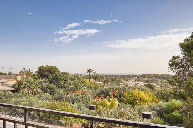 4 slaapkamer Flat te koop in La Marina, Elche / Elx - € 215.000 (Ref: 9406685)