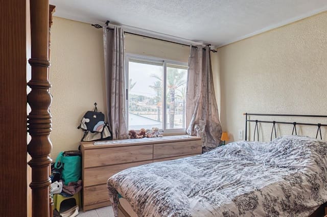 4 slaapkamer Flat te koop in La Marina, Elche / Elx - € 215.000 (Ref: 9406685)