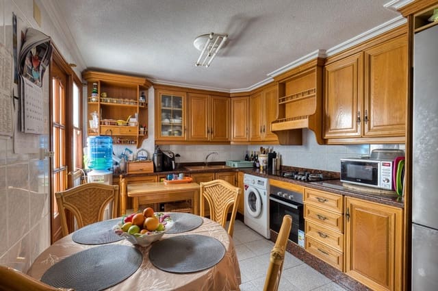 4 slaapkamer Flat te koop in La Marina, Elche / Elx - € 215.000 (Ref: 9406685)