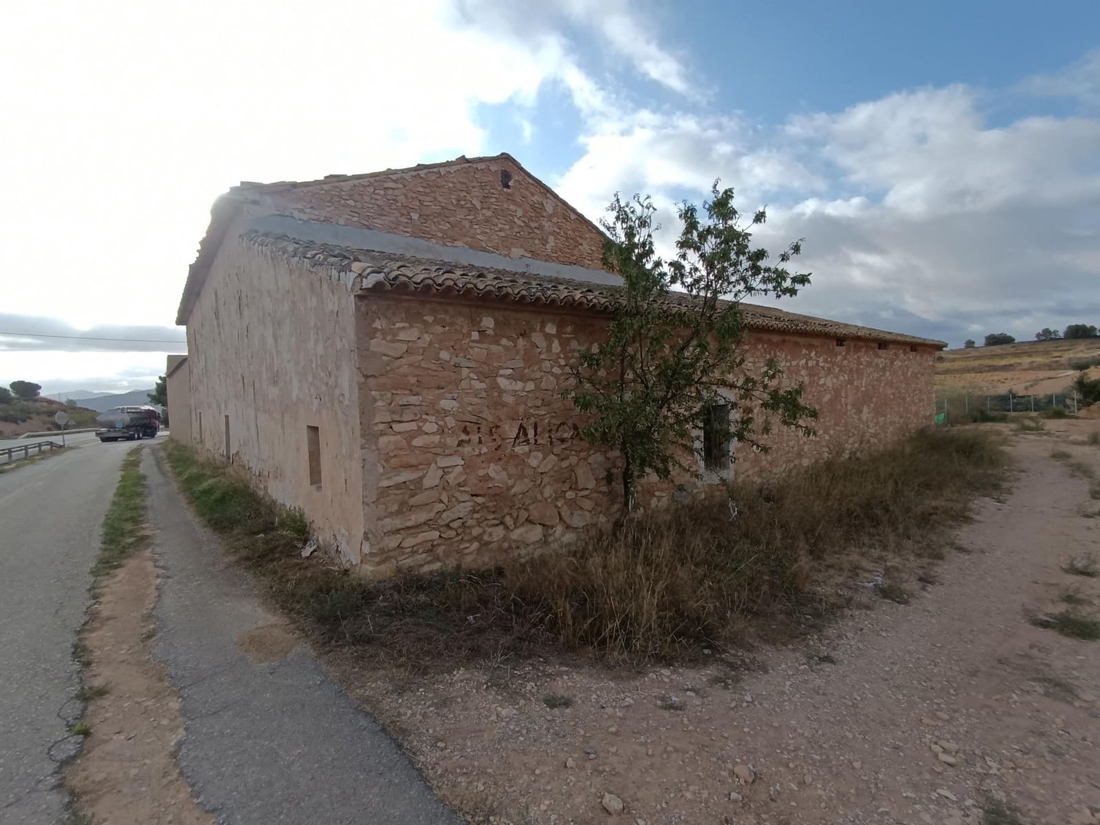 7 soveværelse Villa til salg i Casas de Ibanez med garage - € 114.000 (Ref: 9406686)