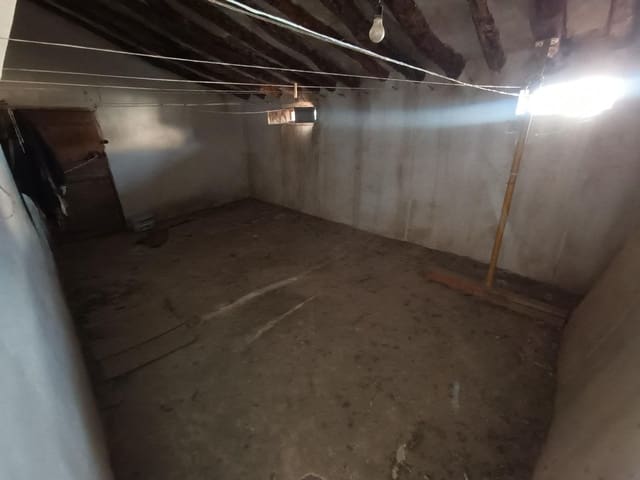 7 soverom Villa til salgs i Casas de Ibañez, Pinoso med garasje - € 114 000 (Ref: 9406686)