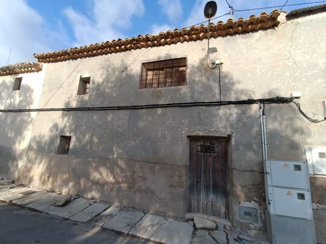 7 soverom Villa til salgs i Casas de Ibañez, Pinoso med garasje - € 114 000 (Ref: 9406686)