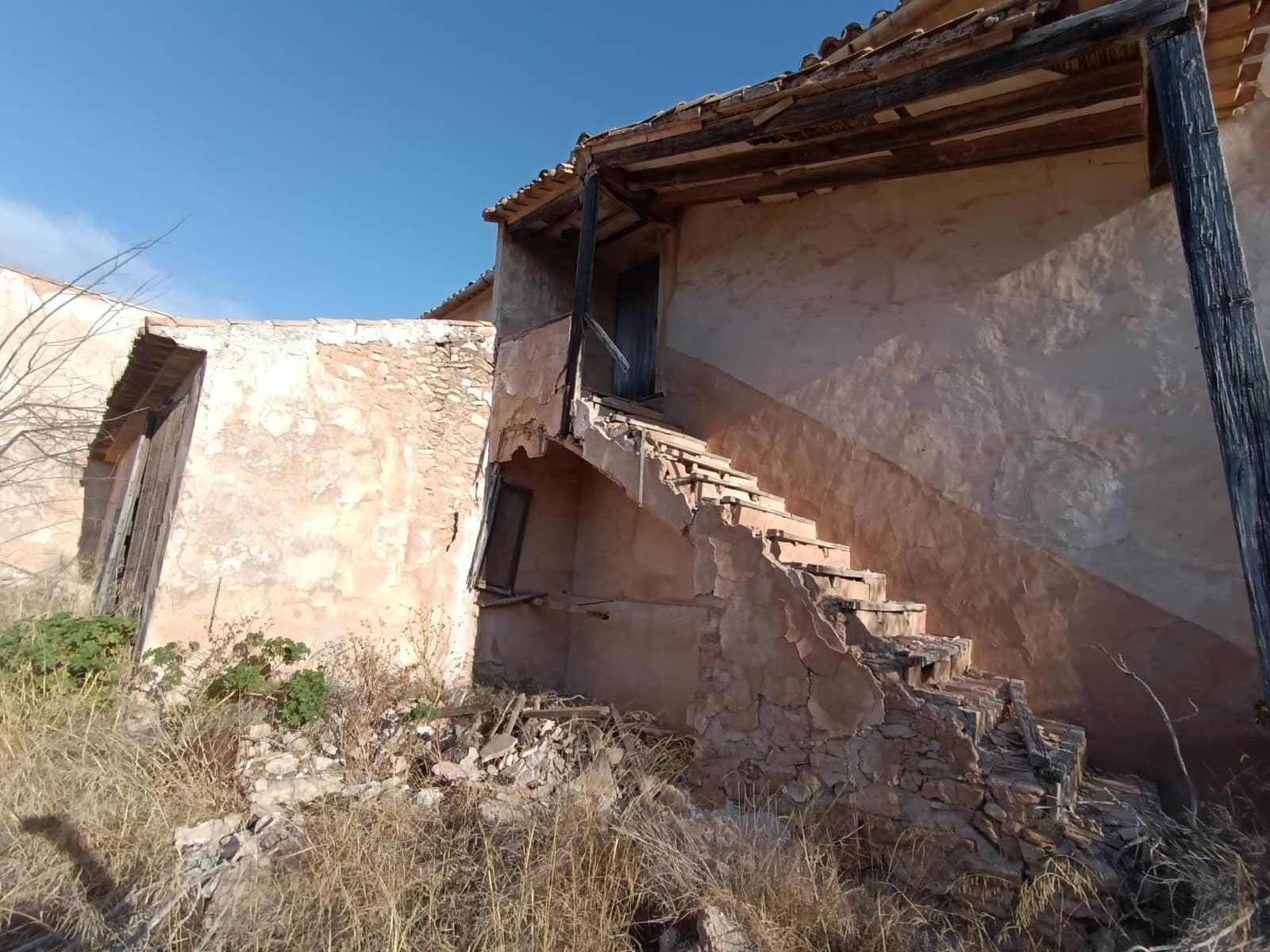 7 soveværelse Villa til salg i Casas de Ibanez med garage - € 114.000 (Ref: 9406686)