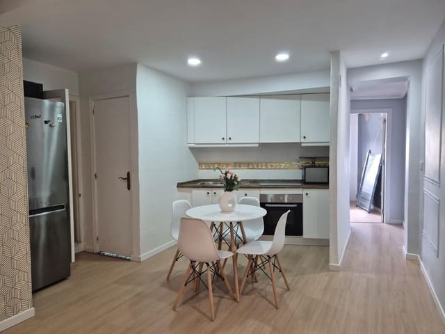 Piso de 3 habitaciones en Elche / Elx en venta - 135.000 € (Ref: 9410919)