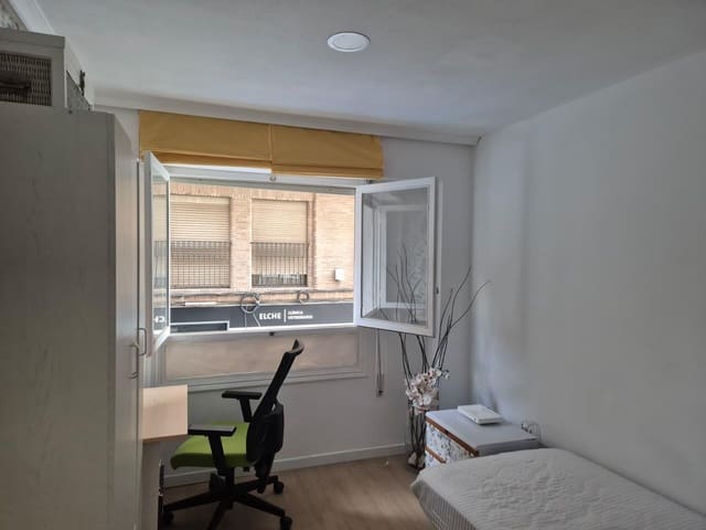 Piso de 3 habitaciones en Elche / Elx en venta - 135.000 € (Ref: 9410919)