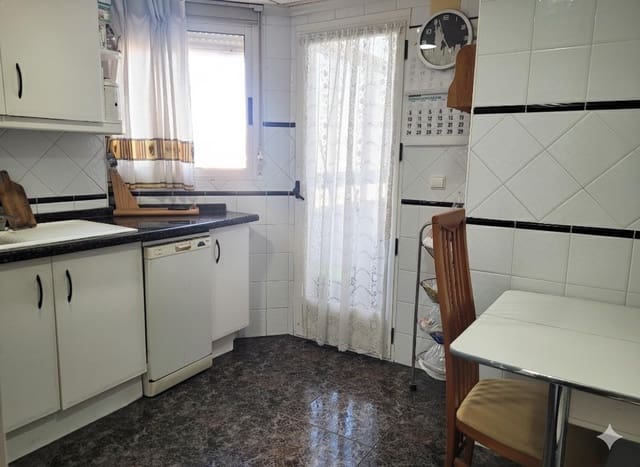 4 makuuhuone Kattohuoneisto myytävänä paikassa Guardamar del Segura - 229 000 € (Ref: 9410925)