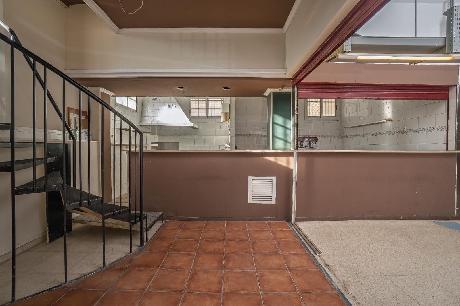 Commercial for sale in Alicante / Alacant city - € 35,000 (Ref: 9410926)