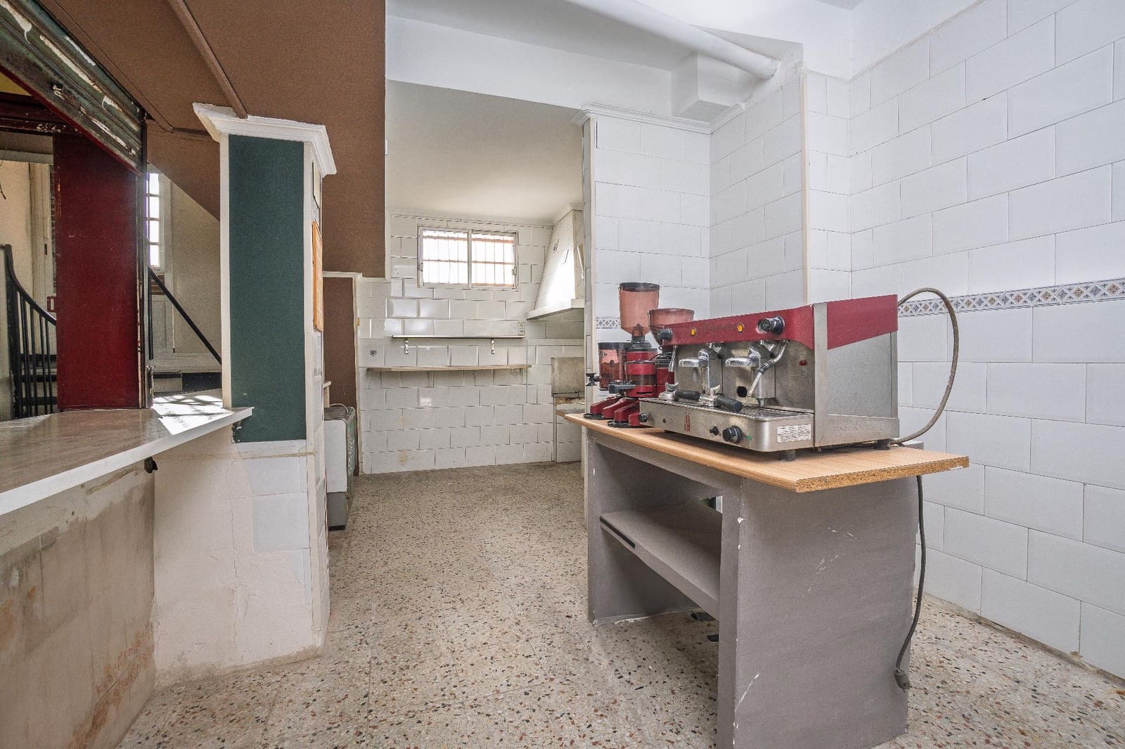 Commercial for sale in Alicante / Alacant city - € 35,000 (Ref: 9410926)