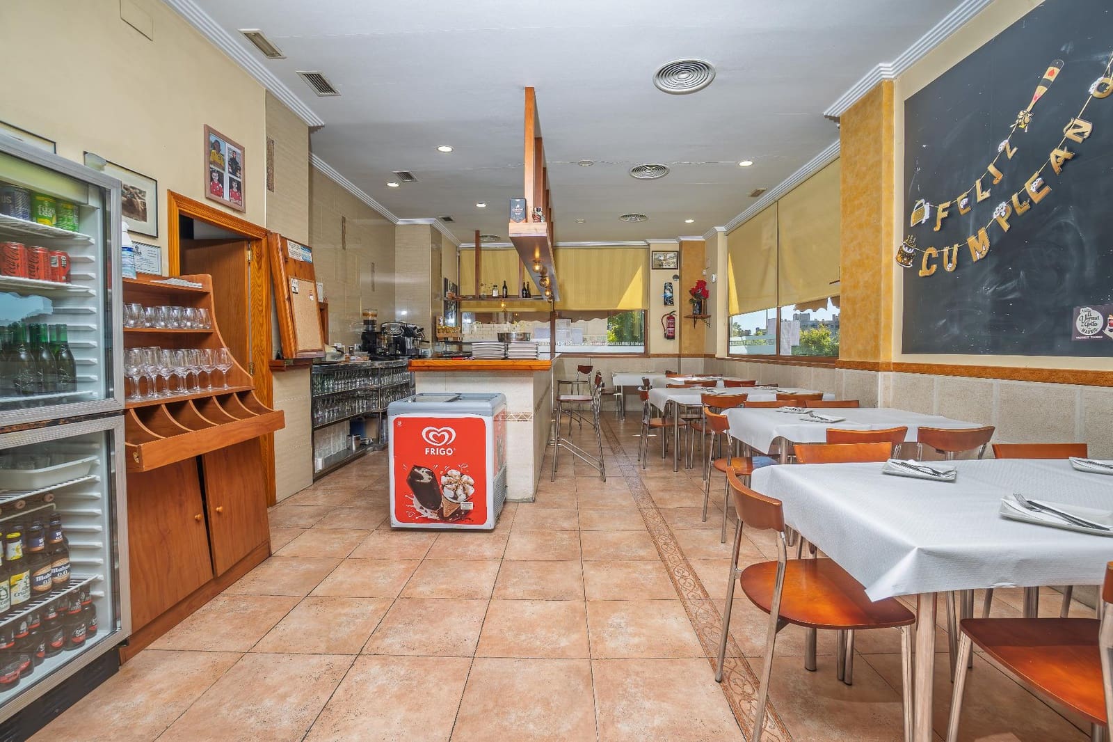 Commercial for sale in Alicante / Alacant city - € 180,000 (Ref: 9415856)