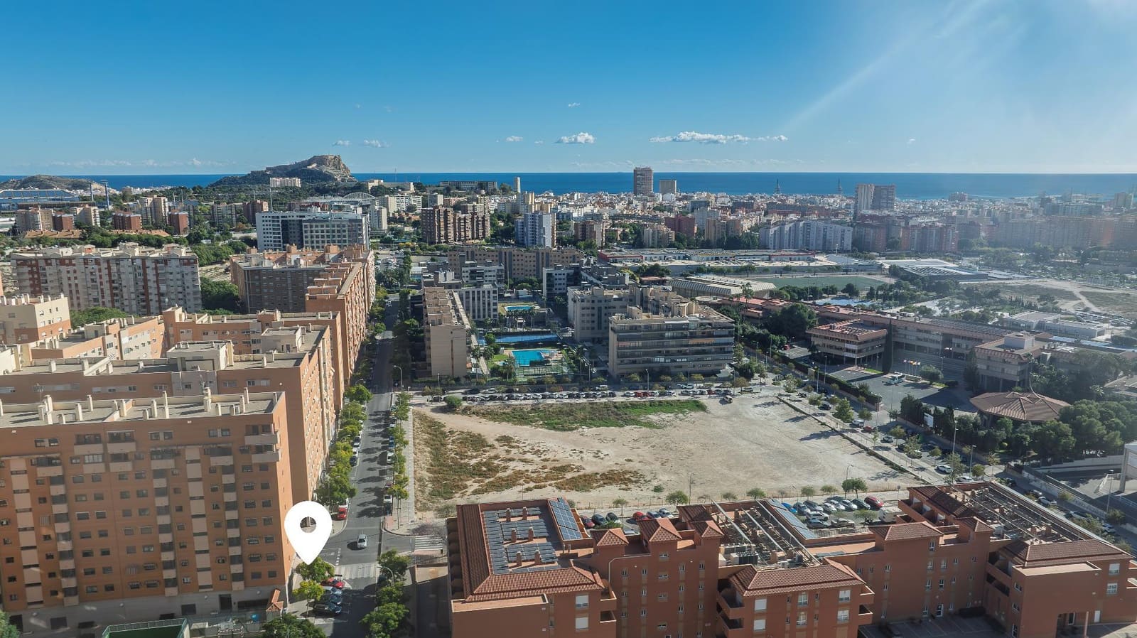 Commercial for sale in Alicante / Alacant city - € 180,000 (Ref: 9415856)