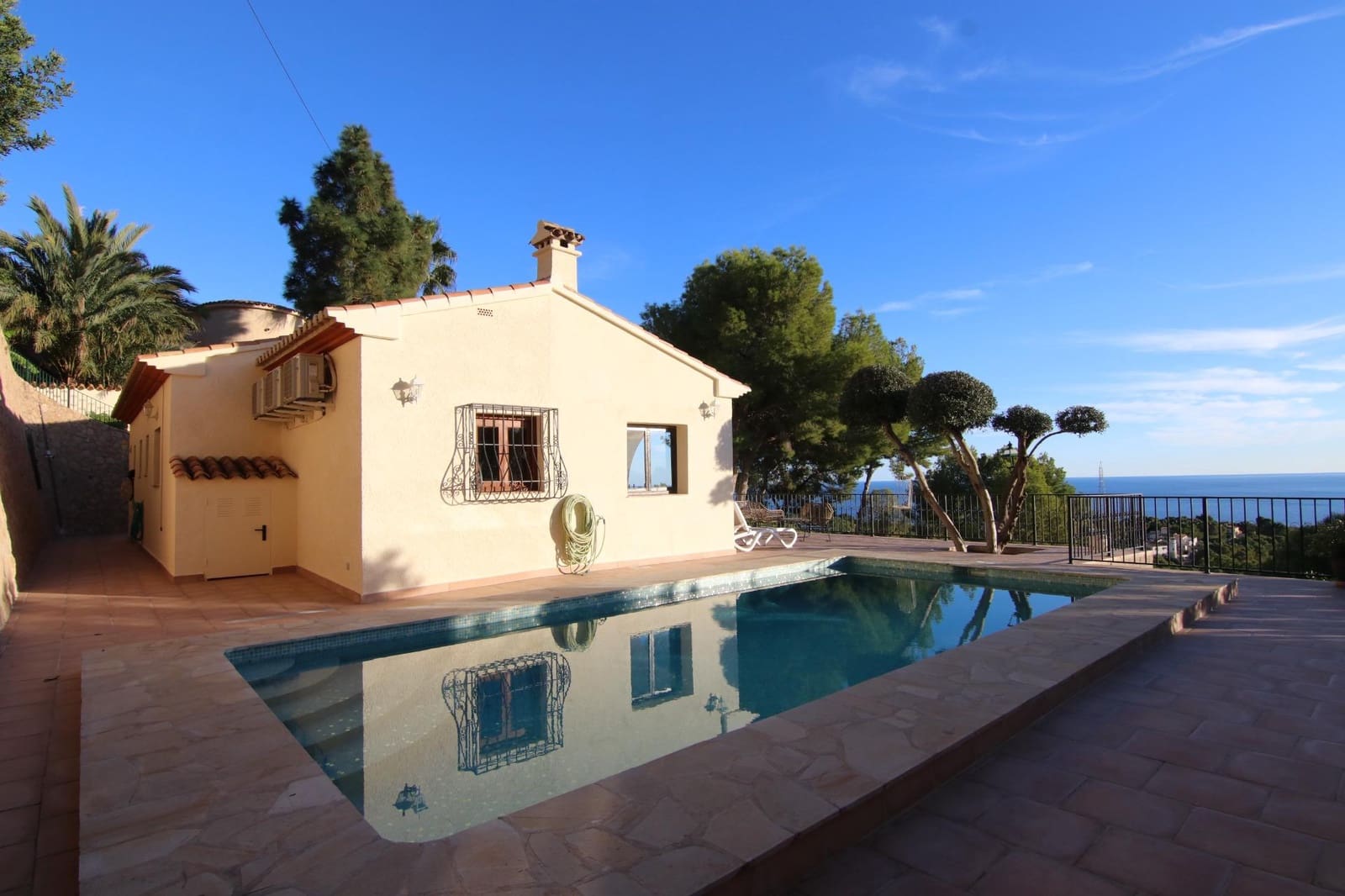 Chalet de 2 habitaciones en Altea en venta con piscina - 1.300.000 € (Ref: 9415857)