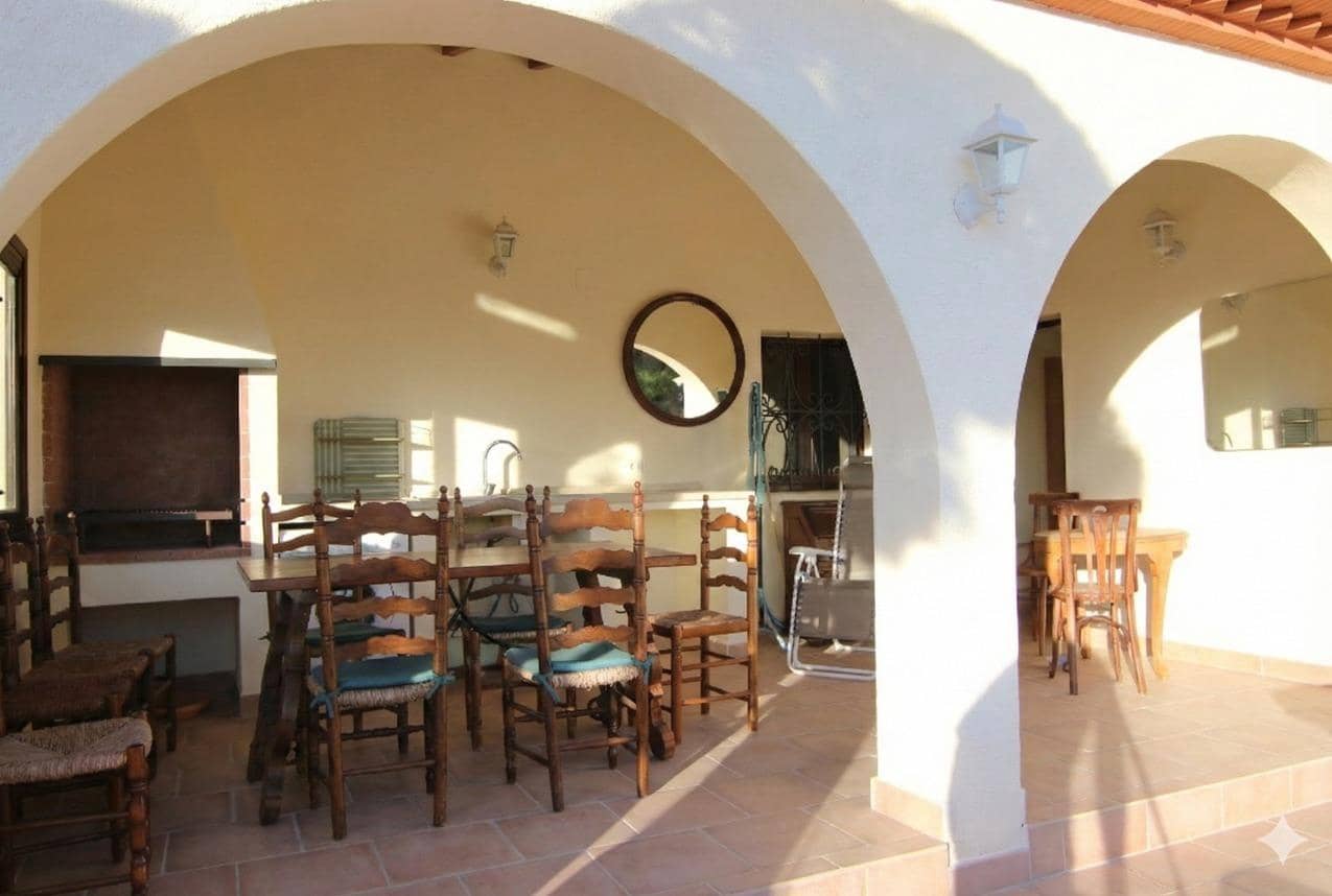 Chalet de 2 habitaciones en Altea en venta con piscina - 1.300.000 € (Ref: 9415857)