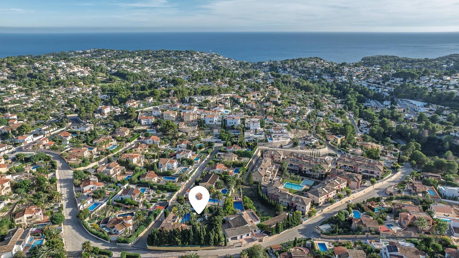 4 makuuhuone Huvila myytävänä paikassa Benissa mukana uima-altaan 
autotalli - 675 000 € (Ref: 9427139)