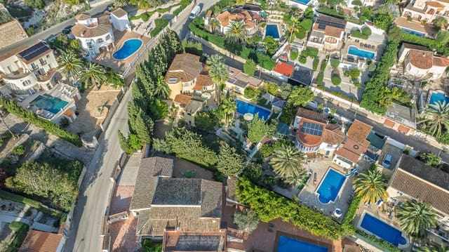 4 sypialnia Willa na sprzedaż w Benissa z basenem garażem - 675 000 € (Ref: 9427139)