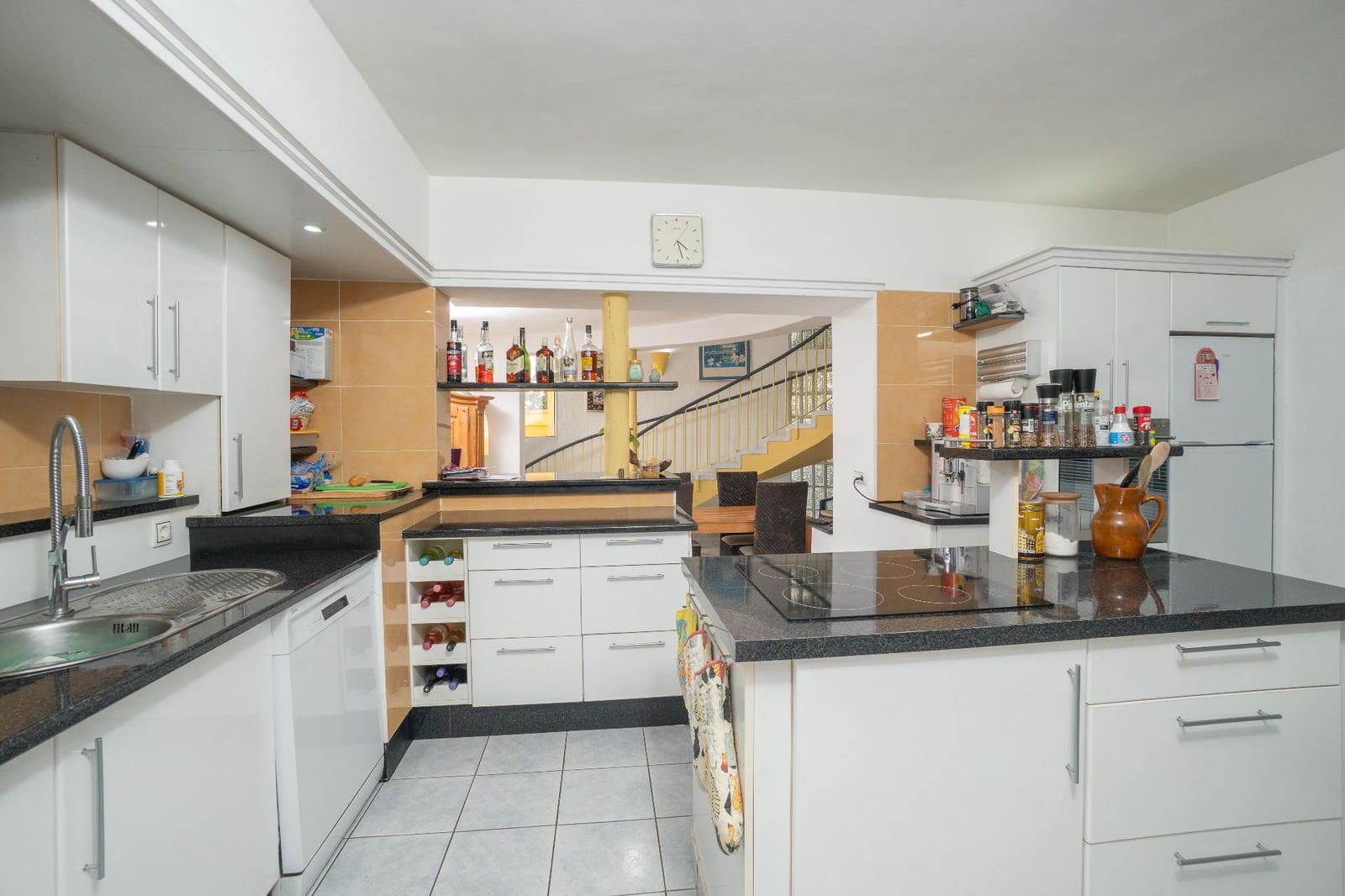 4 soveværelse Villa til salg i Benissa med swimmingpool garage - € 675.000 (Ref: 9427139)