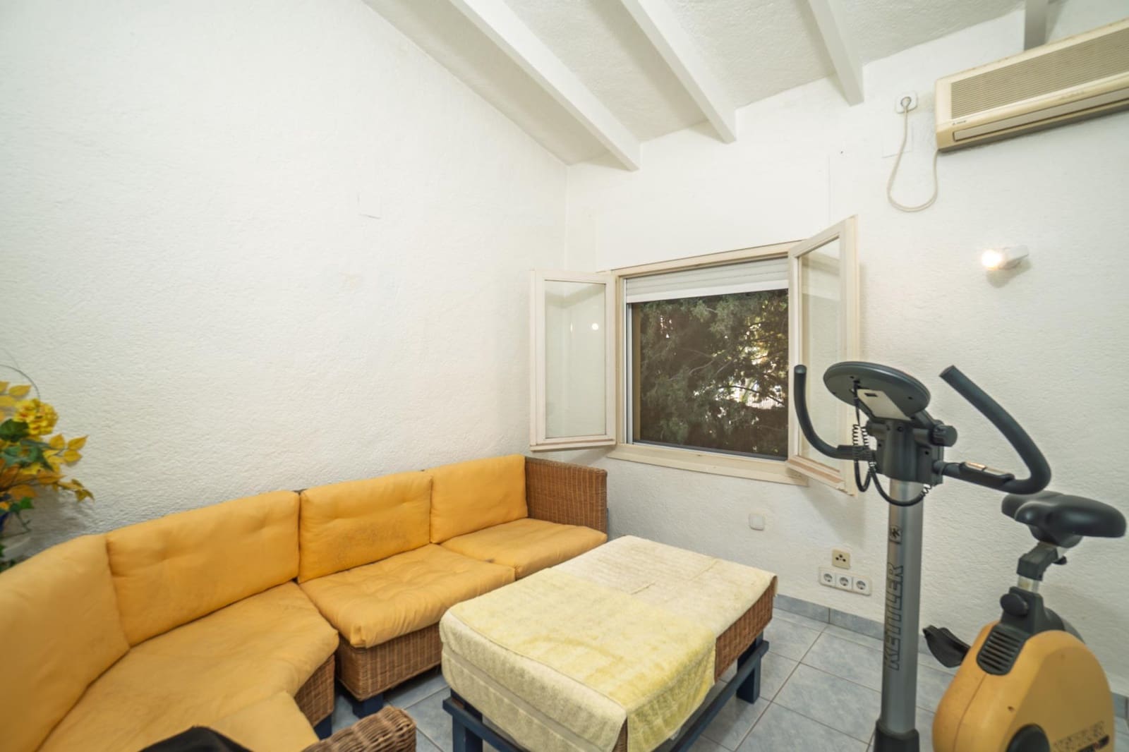 4 soveværelse Villa til salg i Benissa med swimmingpool garage - € 675.000 (Ref: 9427139)