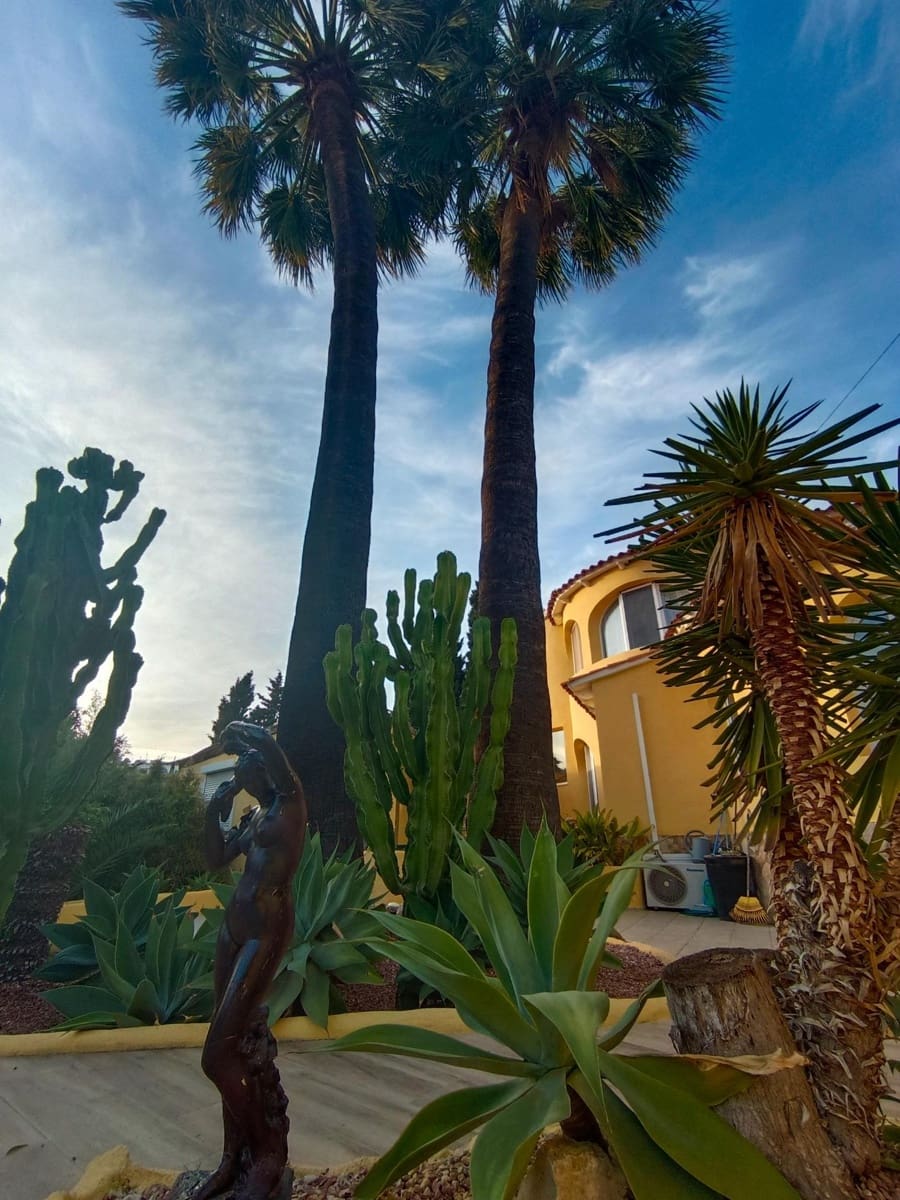 4 soveværelse Villa til salg i Benissa med swimmingpool garage - € 675.000 (Ref: 9427139)