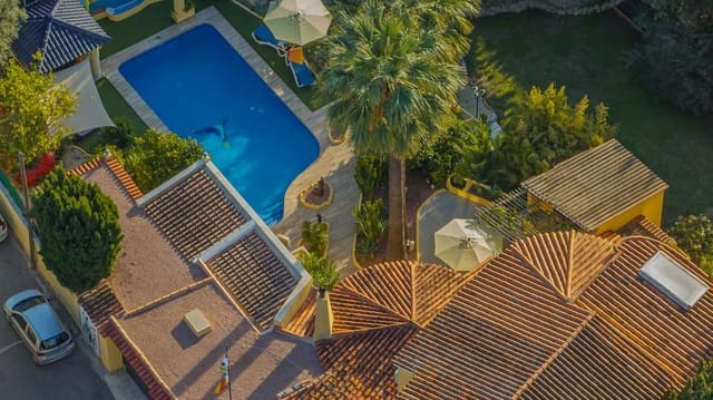 4 soveværelse Villa til salg i Benissa med swimmingpool garage - € 675.000 (Ref: 9427139)