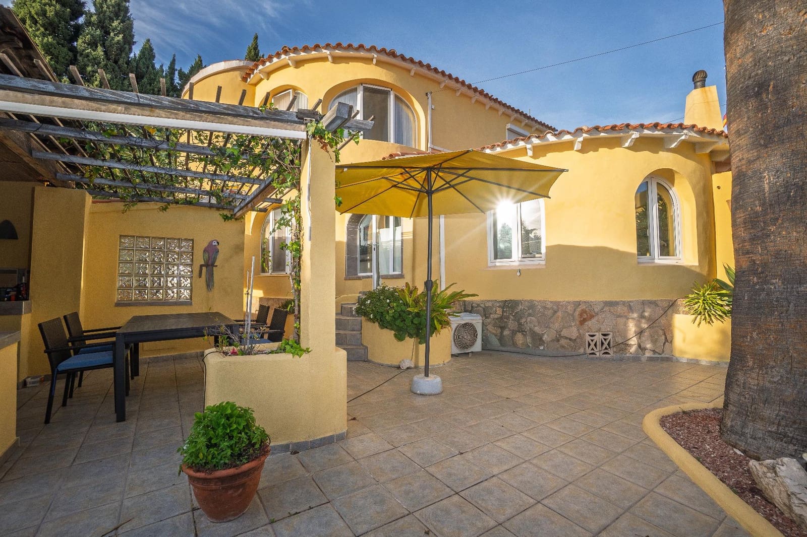 4 soveværelse Villa til salg i Benissa med swimmingpool garage - € 675.000 (Ref: 9427139)