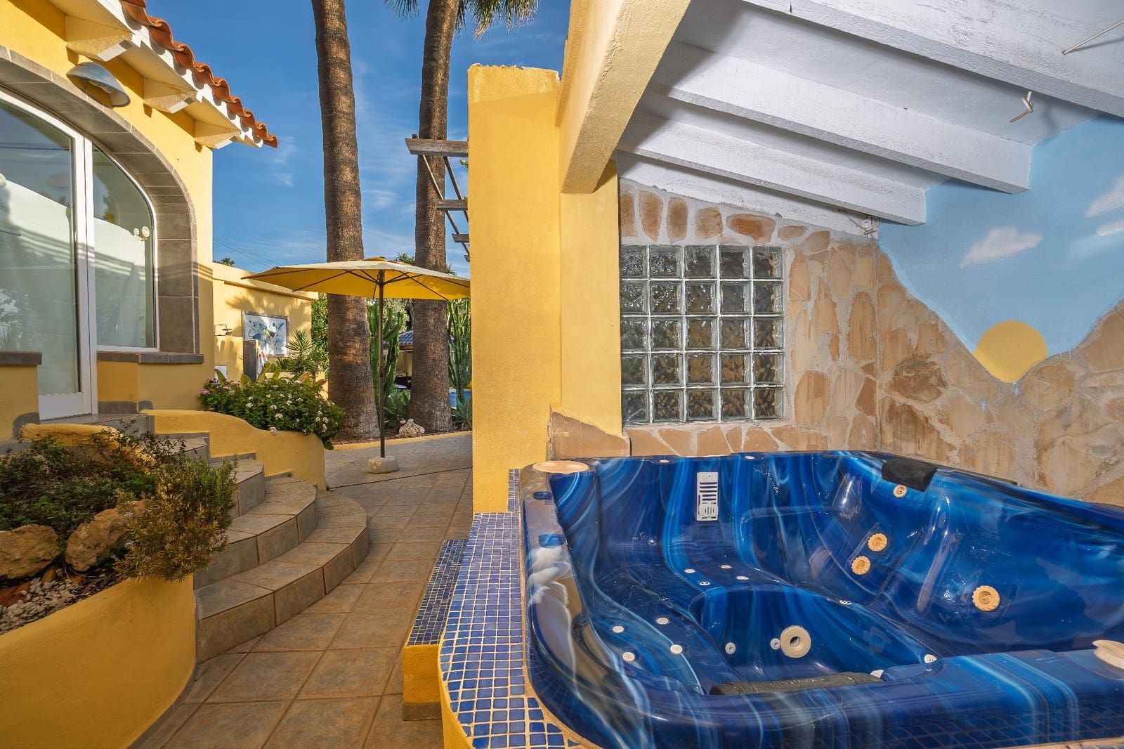 4 soveværelse Villa til salg i Benissa med swimmingpool garage - € 675.000 (Ref: 9427139)