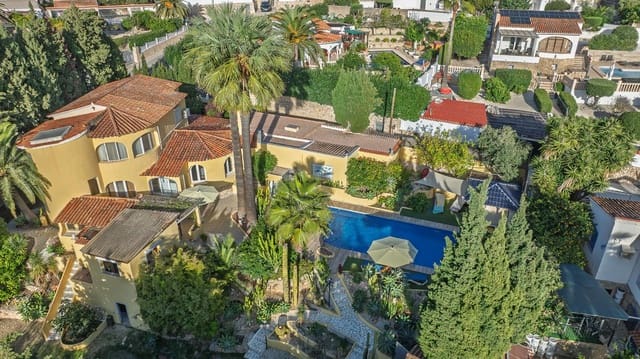 4 soveværelse Villa til salg i Benissa med swimmingpool garage - € 675.000 (Ref: 9427139)