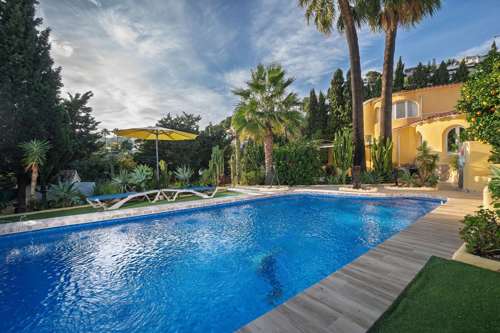 4 soveværelse Villa til salg i Benissa med swimmingpool garage - € 675.000 (Ref: 9427139)