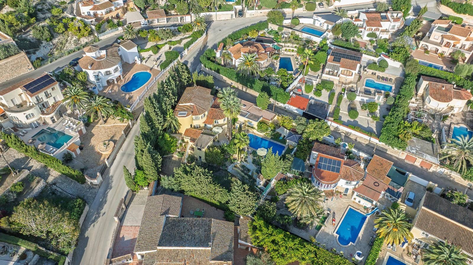 4 soveværelse Villa til salg i Benissa med swimmingpool garage - € 675.000 (Ref: 9427139)