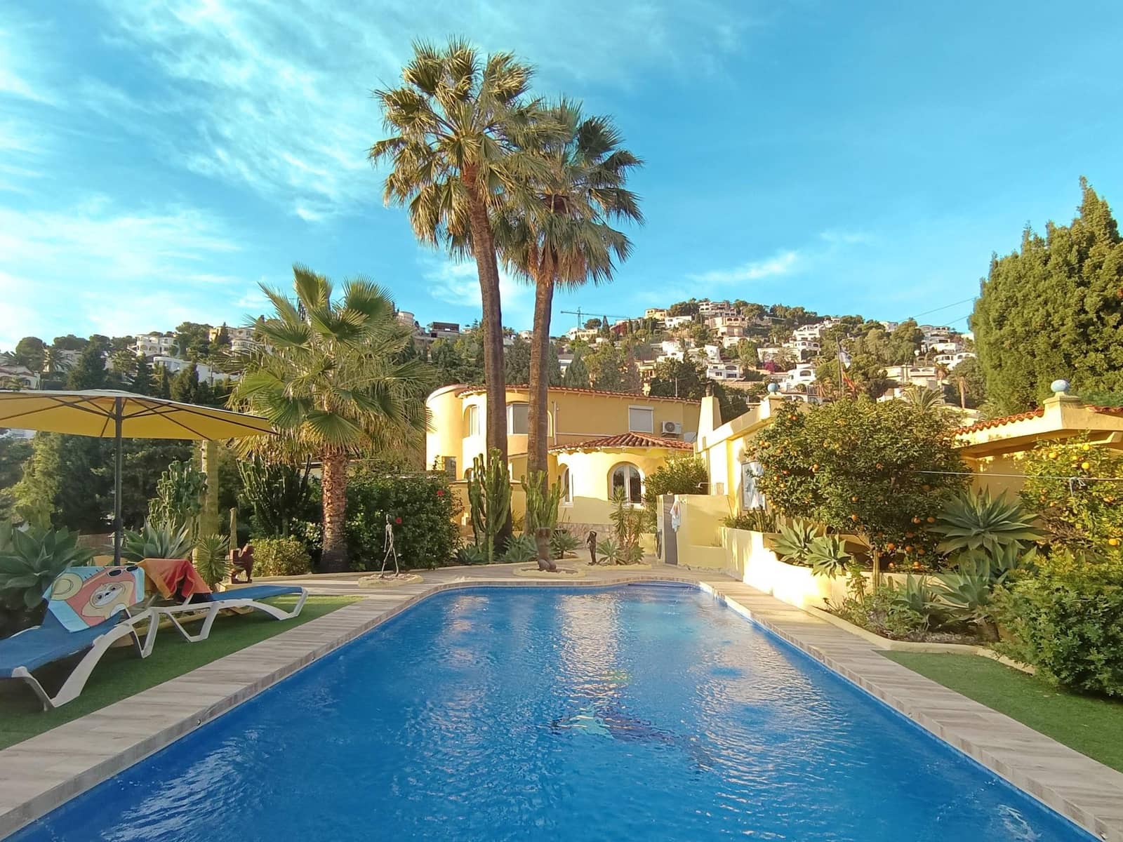 4 soveværelse Villa til salg i Benissa med swimmingpool garage - € 675.000 (Ref: 9427139)