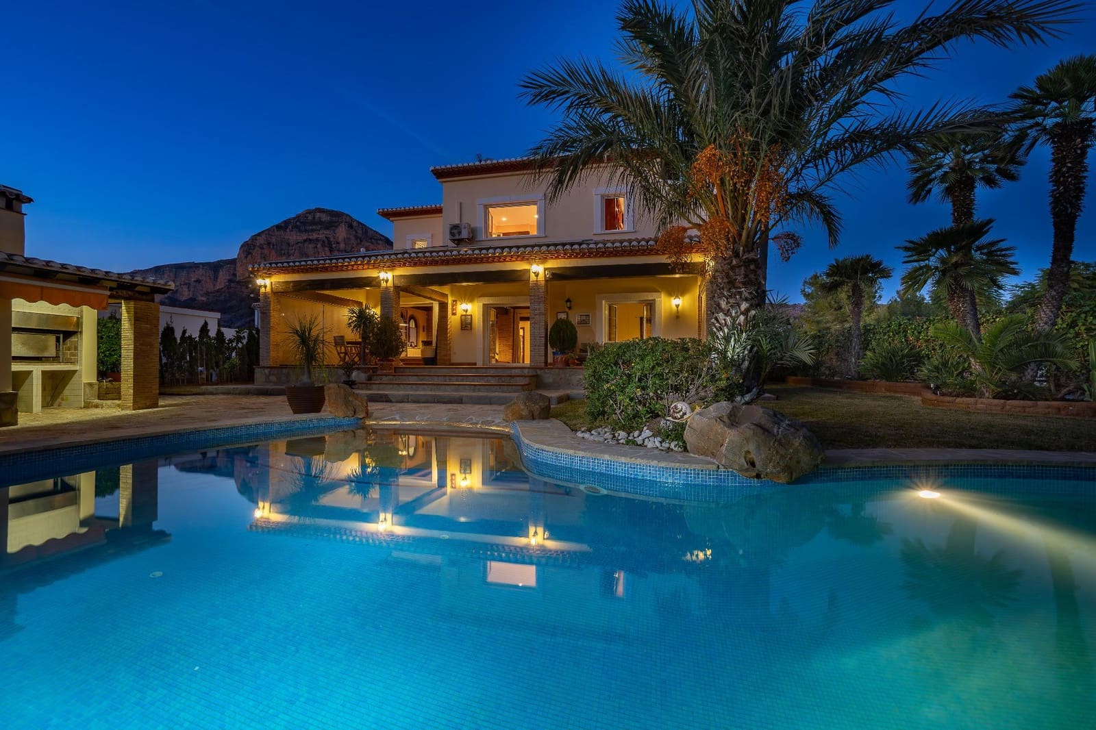 3 sypialnia Willa na sprzedaż w Javea / Xabia z basenem garażem - 1 290 000 € (Ref: 9433368)