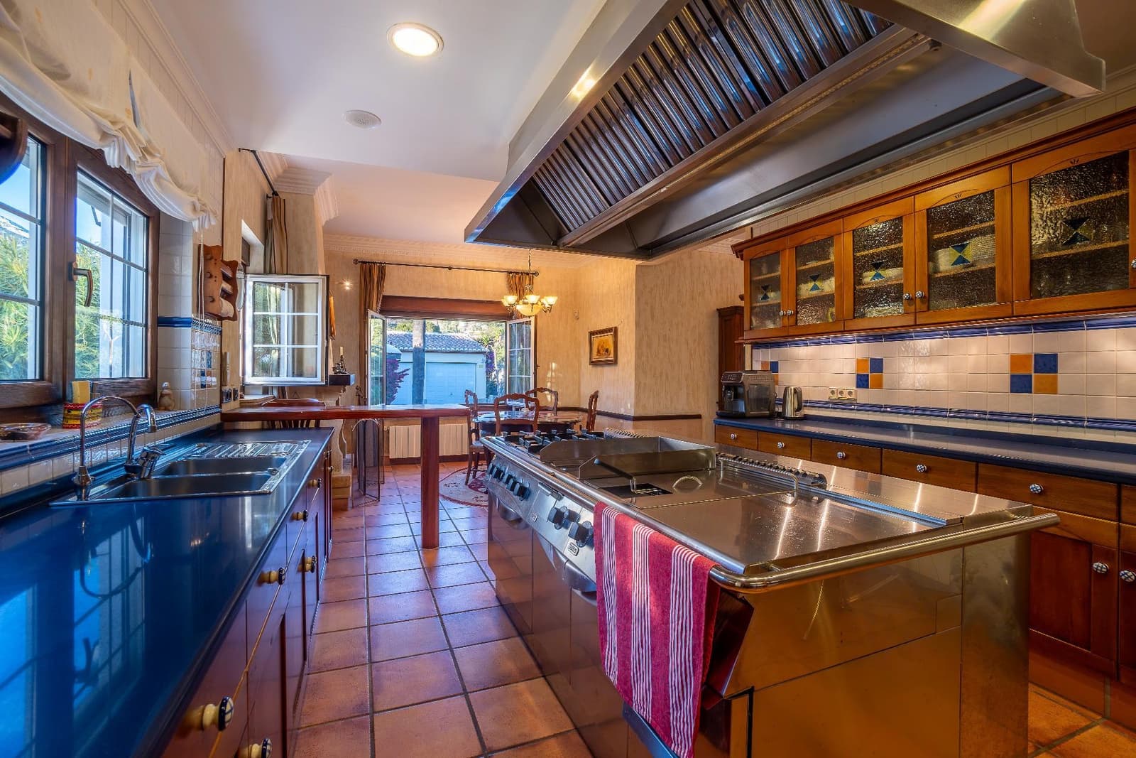 3 sypialnia Willa na sprzedaż w Javea / Xabia z basenem garażem - 1 290 000 € (Ref: 9433368)