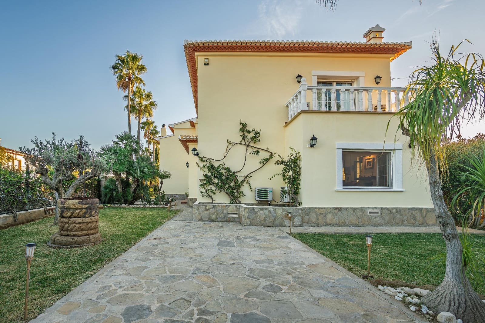 3 sypialnia Willa na sprzedaż w Javea / Xabia z basenem garażem - 1 290 000 € (Ref: 9433368)