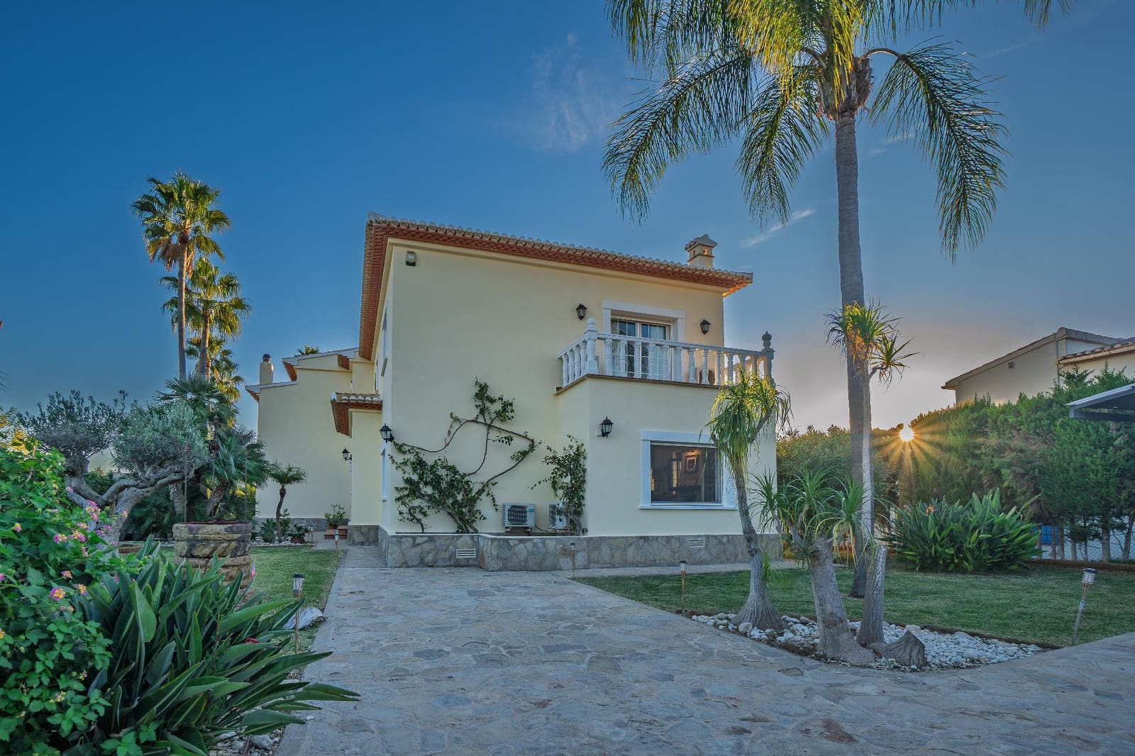 3 soveværelse Villa til salg i Javea / Xabia med swimmingpool garage - € 1.290.000 (Ref: 9433368)