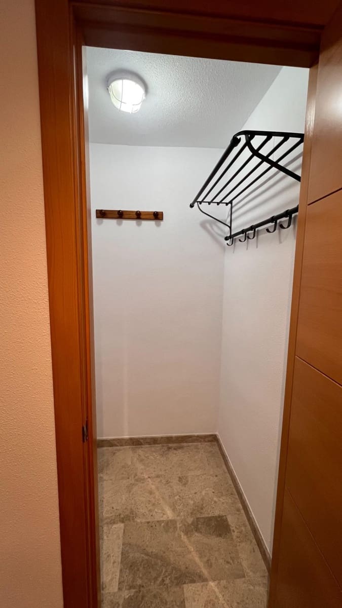 3 quarto Apartamento para arrendar em Alicante cidade com piscina - 1 200 € (Ref: 9440055)