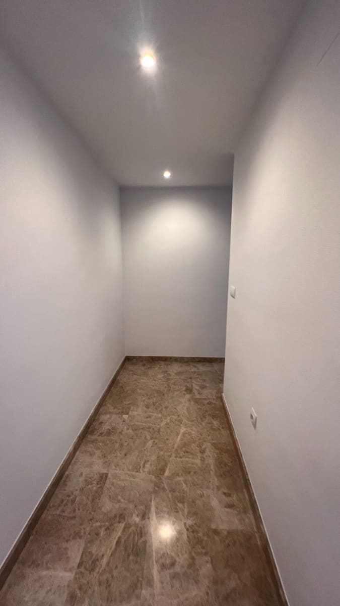 3 quarto Apartamento para arrendar em Alicante cidade com piscina - 1 200 € (Ref: 9440055)