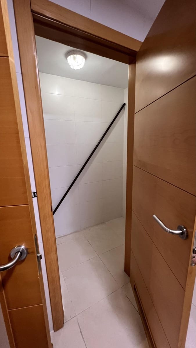 3 quarto Apartamento para arrendar em Alicante cidade com piscina - 1 200 € (Ref: 9440055)