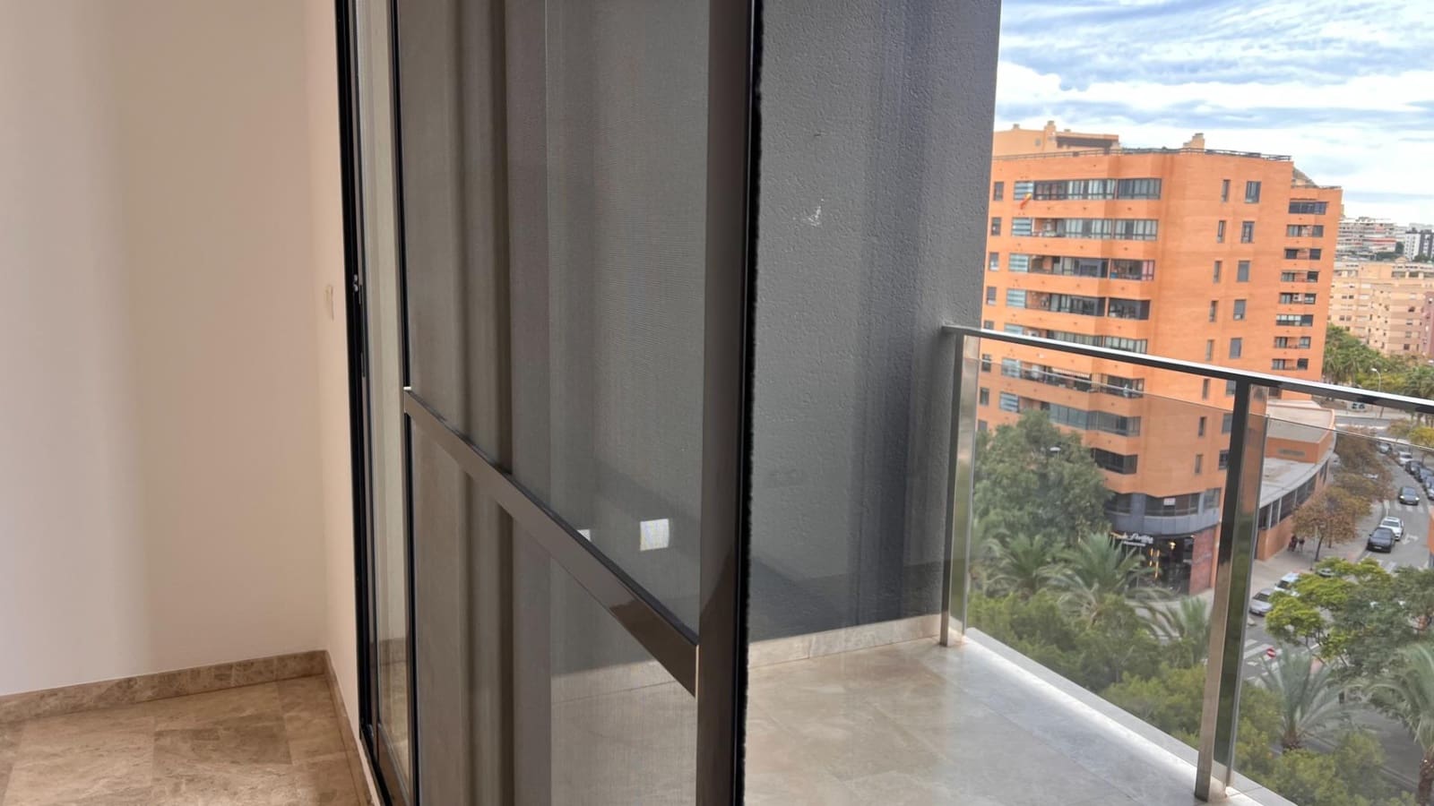 3 quarto Apartamento para arrendar em Alicante cidade com piscina - 1 200 € (Ref: 9440055)
