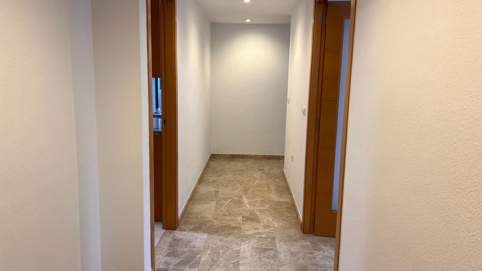3 quarto Apartamento para arrendar em Alicante cidade com piscina - 1 200 € (Ref: 9440055)
