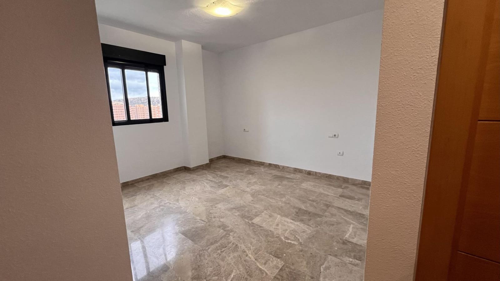 3 quarto Apartamento para arrendar em Alicante cidade com piscina - 1 200 € (Ref: 9440055)